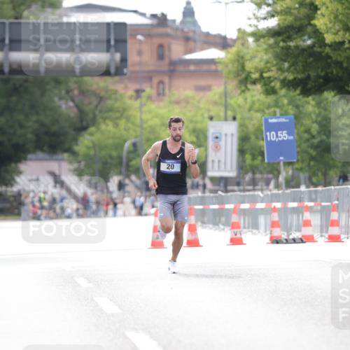 29.06.2025 - hella hamburg halbmarathon Jannik Wohlers http://msf.ph/oto/8152307 29.06.2025 09:31:18 Lombardsbrücke 2, 4, 6, 8, 9, 13, 15, 22, 58 meine-sportfotos.de