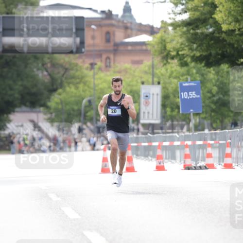 29.06.2025 - hella hamburg halbmarathon Jannik Wohlers http://msf.ph/oto/8152317 29.06.2025 09:31:18 Lombardsbrücke 2, 4, 6, 8, 9, 13, 15, 22, 58 meine-sportfotos.de