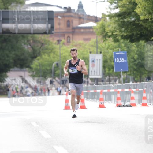 29.06.2025 - hella hamburg halbmarathon Jannik Wohlers http://msf.ph/oto/8152320 29.06.2025 09:31:18 Lombardsbrücke 2, 4, 6, 8, 9, 13, 15, 22, 58 meine-sportfotos.de