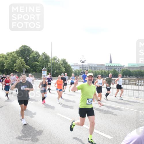 29.06.2025 - hella hamburg halbmarathon Jannik Wohlers http://msf.ph/oto/8152338 29.06.2025 10:42:01 Lombardsbrücke 1150, 1360, 1624, 1929, 1957, 1994, 2069, 2134, 2538, 2580, 3605, 3874, 4353, 4778, 4891, 4892, 5403, 5419, 5810, 6828, 6917, 7040, 7260, 7557, 7666, 8459, 8525, 8526, 8712, 8816, 9370, 9980, 10532, 10734, 10842, 10872, 10899, 11074, 11075, 11463, 11464, 11468, 11550, 11677, 12403, 12684, 12854, 12903, 12904, 13250, 13406, 13456, 13952, 13953, 14042, 14084, 14108, 14328, 14405, 14426, 14468, 14585, 14636, 14769, 15004, 15155, 15912, 15977, 16215, 16352 meine-sportfotos.de
