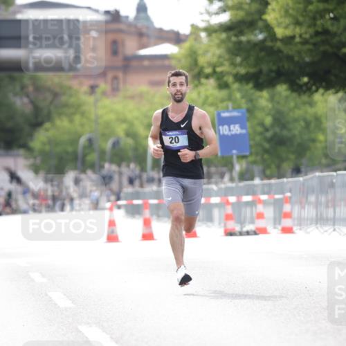 29.06.2025 - hella hamburg halbmarathon Jannik Wohlers http://msf.ph/oto/8152344 29.06.2025 09:31:20 Lombardsbrücke 15, 20, 58 meine-sportfotos.de