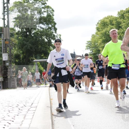 29.06.2025 - hella hamburg halbmarathon Jannik Wohlers http://msf.ph/oto/8152350 29.06.2025 10:15:16 Lombardsbrücke 1440, 2110, 2989, 3417, 4007, 4466, 4492, 4494, 5069, 5739, 6376, 6576, 7941, 7942, 9192, 9657, 10108, 10608, 10775, 12469, 13179, 13818, 13951, 14413, 14423, 14550, 14552, 14630, 15307, 15570, 15710, 15988, 16041, 16923, 16938, 17350, 18150, 18957 meine-sportfotos.de