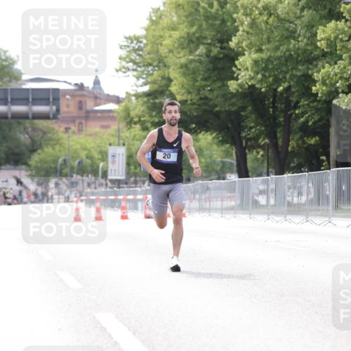 29.06.2025 - hella hamburg halbmarathon Jannik Wohlers http://msf.ph/oto/8152358 29.06.2025 09:31:21 Lombardsbrücke 15, 20, 58 meine-sportfotos.de