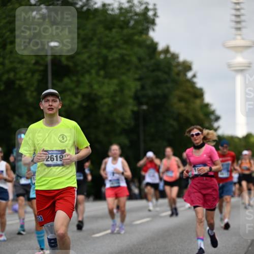 29.06.2025 - hella hamburg halbmarathon Dr. Thomas Lammeyer http://msf.ph/oto/8152368 29.06.2025 10:07:17 Kennedybrücke 1114, 1135, 1138, 1482, 1702, 2619, 2712, 2780, 2782, 2810, 3572, 3630, 4066, 4204, 4613, 4665, 5734, 6208, 7210, 7211, 7290, 7869, 7888, 8481, 8624, 9439, 9554, 10128, 10824 meine-sportfotos.de