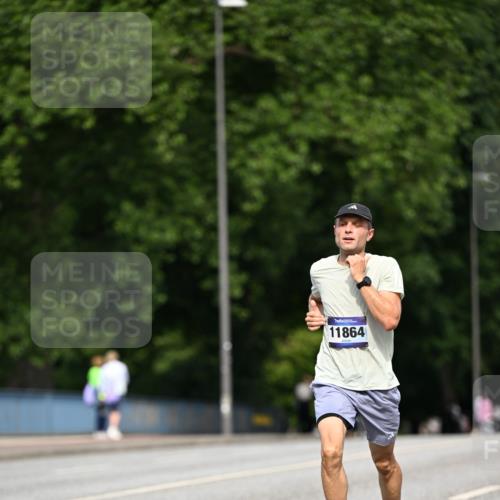 29.06.2025 - hella hamburg halbmarathon Dr. Thomas Lammeyer http://msf.ph/oto/8152372 29.06.2025 09:41:26 Kennedybrücke 4116, 11409 meine-sportfotos.de