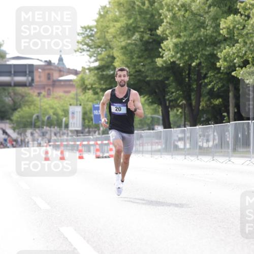 29.06.2025 - hella hamburg halbmarathon Jannik Wohlers http://msf.ph/oto/8152375 29.06.2025 09:31:21 Lombardsbrücke 15, 20, 58 meine-sportfotos.de