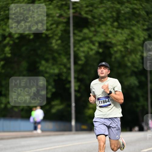 29.06.2025 - hella hamburg halbmarathon Dr. Thomas Lammeyer http://msf.ph/oto/8152380 29.06.2025 09:41:26 Kennedybrücke 4116, 11409 meine-sportfotos.de