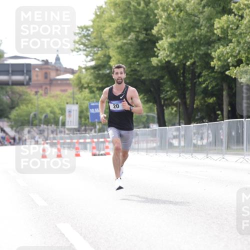 29.06.2025 - hella hamburg halbmarathon Jannik Wohlers http://msf.ph/oto/8152382 29.06.2025 09:31:21 Lombardsbrücke 15, 20, 58 meine-sportfotos.de
