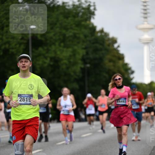 29.06.2025 - hella hamburg halbmarathon Dr. Thomas Lammeyer http://msf.ph/oto/8152383 29.06.2025 10:07:18 Kennedybrücke 1114, 1135, 1138, 1482, 1702, 2619, 2712, 2782, 2810, 3001, 3572, 3630, 4066, 4204, 4613, 4665, 5734, 6217, 7210, 7211, 7290, 7888, 8624, 9439, 9554, 10128, 10824 meine-sportfotos.de