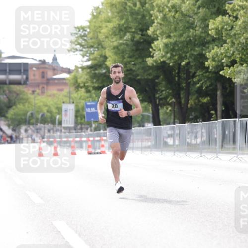 29.06.2025 - hella hamburg halbmarathon Jannik Wohlers http://msf.ph/oto/8152386 29.06.2025 09:31:21 Lombardsbrücke 15, 20, 58 meine-sportfotos.de