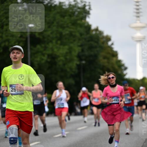 29.06.2025 - hella hamburg halbmarathon Dr. Thomas Lammeyer http://msf.ph/oto/8152391 29.06.2025 10:07:18 Kennedybrücke 1114, 1135, 1138, 1482, 1702, 2619, 2712, 2782, 2810, 3001, 3572, 3630, 4066, 4204, 4613, 4665, 5734, 6217, 7210, 7211, 7290, 7888, 8624, 9439, 9554, 10128, 10824 meine-sportfotos.de