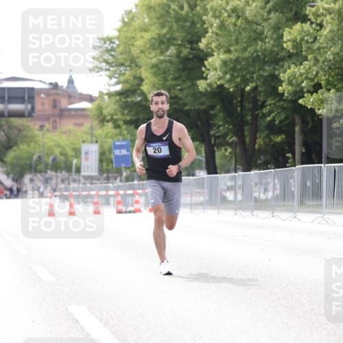 29.06.2025 - hella hamburg halbmarathon Jannik Wohlers http://msf.ph/oto/8152392 29.06.2025 09:31:21 Lombardsbrücke 15, 20, 58 meine-sportfotos.de