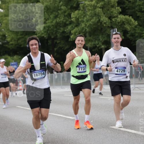 29.06.2025 - hella hamburg halbmarathon Jannik Wohlers http://msf.ph/oto/8152394 29.06.2025 10:52:24 Lombardsbrücke 1369, 1826, 2146, 2362, 2701, 3140, 3227, 4591, 4729, 7032, 7737, 8641, 9545, 10055, 10600, 10879, 10981, 11919, 12127, 12128, 12994, 14009, 14643, 14704, 14765, 14827, 14897, 15438, 15439, 15447, 15867, 15906, 16053, 16056, 16794, 16961, 16984, 17050, 17359, 17896, 18106, 18205, 18645, 18751, 18997, 19063, 19097 meine-sportfotos.de