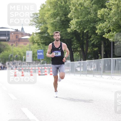 29.06.2025 - hella hamburg halbmarathon Jannik Wohlers http://msf.ph/oto/8152401 29.06.2025 09:31:21 Lombardsbrücke 15, 20, 58 meine-sportfotos.de