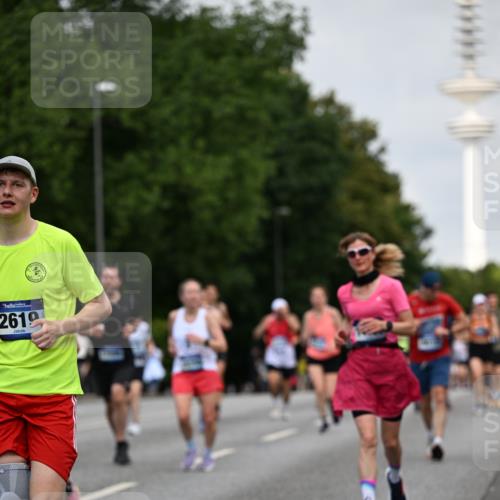 29.06.2025 - hella hamburg halbmarathon Dr. Thomas Lammeyer http://msf.ph/oto/8152407 29.06.2025 10:07:18 Kennedybrücke 1114, 1135, 1138, 1482, 1702, 2619, 2712, 2782, 2810, 3001, 3572, 3630, 4066, 4204, 4613, 4665, 5734, 6217, 7210, 7211, 7290, 7888, 8624, 9439, 9554, 10128, 10824 meine-sportfotos.de