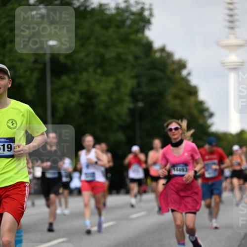 29.06.2025 - hella hamburg halbmarathon Dr. Thomas Lammeyer http://msf.ph/oto/8152416 29.06.2025 10:07:18 Kennedybrücke 1114, 1135, 1138, 1482, 1702, 2619, 2712, 2782, 2810, 3001, 3572, 3630, 4066, 4204, 4613, 4665, 5734, 6217, 7210, 7211, 7290, 7888, 8624, 9439, 9554, 10128, 10824 meine-sportfotos.de
