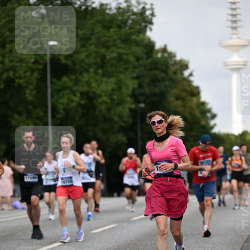29.06.2025 - hella hamburg halbmarathon Dr. Thomas Lammeyer http://msf.ph/oto/8152428 29.06.2025 10:07:19 Kennedybrücke 1114, 1135, 1138, 1482, 1702, 2619, 2712, 2782, 2810, 3001, 3572, 3630, 4066, 4204, 4613, 4665, 5734, 6217, 7210, 7211, 7290, 7888, 8614, 8624, 9439, 9554, 10128, 10824 meine-sportfotos.de