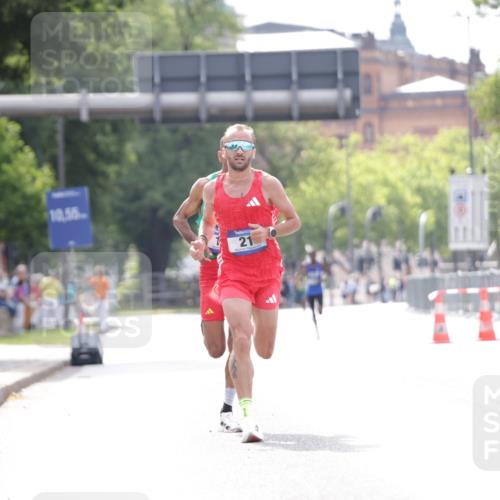 29.06.2025 - hella hamburg halbmarathon Jannik Wohlers http://msf.ph/oto/8152432 29.06.2025 09:31:52 Lombardsbrücke 21 meine-sportfotos.de