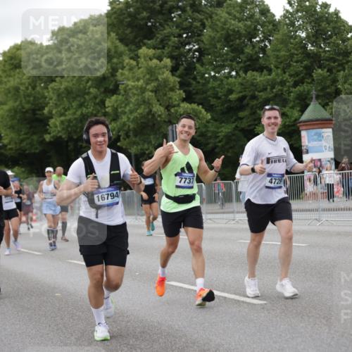 29.06.2025 - hella hamburg halbmarathon Jannik Wohlers http://msf.ph/oto/8152442 29.06.2025 10:52:25 Lombardsbrücke 1369, 1826, 2146, 2362, 2701, 2988, 3140, 3227, 3787, 4591, 4729, 7032, 7737, 8641, 9545, 10055, 10417, 10568, 10600, 10879, 10981, 11919, 12127, 12128, 12994, 14009, 14643, 14704, 14765, 14807, 14827, 14897, 15438, 15439, 15447, 15867, 16053, 16056, 16794, 16961, 16984, 17050, 17359, 17896, 18106, 18205, 18645, 18997, 19063, 19097 meine-sportfotos.de