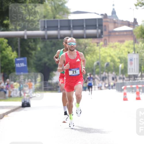 29.06.2025 - hella hamburg halbmarathon Jannik Wohlers http://msf.ph/oto/8152444 29.06.2025 09:31:53 Lombardsbrücke 17, 21 meine-sportfotos.de