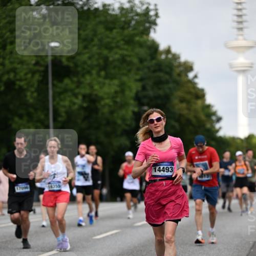 29.06.2025 - hella hamburg halbmarathon Dr. Thomas Lammeyer http://msf.ph/oto/8152452 29.06.2025 10:07:19 Kennedybrücke 1114, 1135, 1138, 1482, 1702, 2619, 2712, 2782, 2810, 3001, 3572, 3630, 4066, 4204, 4613, 4665, 5734, 6217, 7210, 7211, 7290, 7888, 8614, 8624, 9439, 9554, 10128, 10824 meine-sportfotos.de
