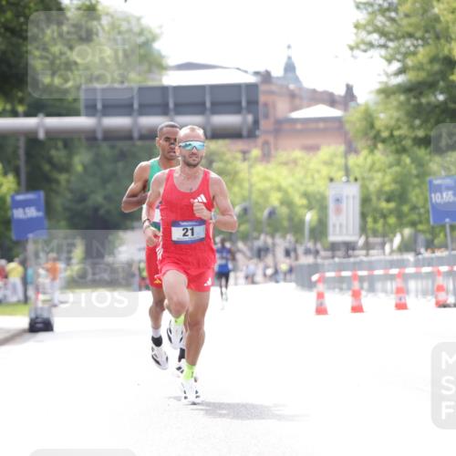 29.06.2025 - hella hamburg halbmarathon Jannik Wohlers http://msf.ph/oto/8152453 29.06.2025 09:31:53 Lombardsbrücke 17, 21 meine-sportfotos.de
