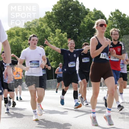 29.06.2025 - hella hamburg halbmarathon Jannik Wohlers http://msf.ph/oto/8152457 29.06.2025 10:15:19 Lombardsbrücke 1440, 2110, 2989, 3417, 4007, 4466, 4492, 4494, 5069, 6376, 6576, 7941, 7942, 9192, 9657, 10108, 10608, 10775, 12469, 13179, 13818, 13951, 14413, 14423, 14550, 14552, 14559, 14630, 15307, 15570, 15710, 15988, 16041, 16606, 16923, 16938, 17350, 18150, 18957 meine-sportfotos.de