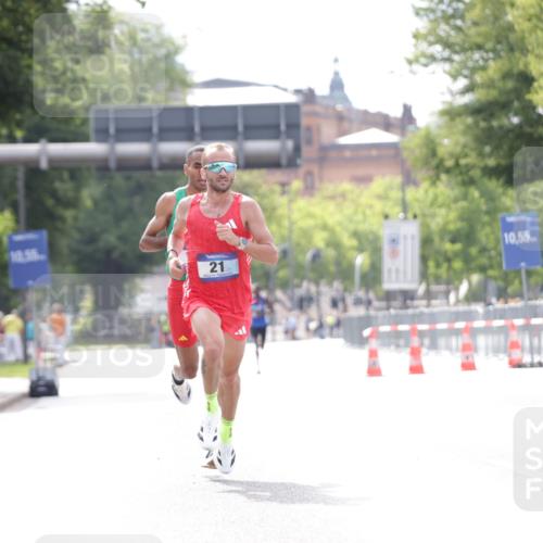 29.06.2025 - hella hamburg halbmarathon Jannik Wohlers http://msf.ph/oto/8152458 29.06.2025 09:31:53 Lombardsbrücke 17, 21 meine-sportfotos.de