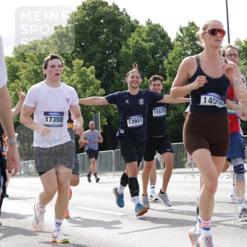 29.06.2025 - hella hamburg halbmarathon Jannik Wohlers http://msf.ph/oto/8152469 29.06.2025 10:15:20 Lombardsbrücke 1440, 2110, 2989, 3167, 3417, 4007, 4466, 4492, 4494, 5069, 6376, 6576, 7941, 7942, 9192, 9657, 10108, 10608, 10775, 12469, 13179, 13818, 13951, 14413, 14423, 14550, 14552, 14559, 14630, 15307, 15570, 15710, 15988, 16041, 16348, 16606, 16923, 16938, 17350, 18150, 18957 meine-sportfotos.de