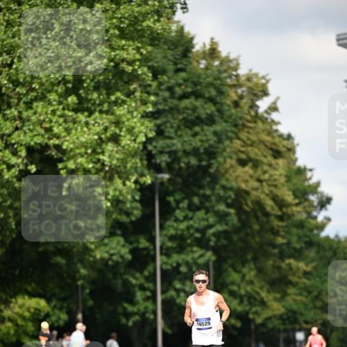 29.06.2025 - hella hamburg halbmarathon Dr. Thomas Lammeyer http://msf.ph/oto/8152472 29.06.2025 09:41:54 Kennedybrücke  meine-sportfotos.de