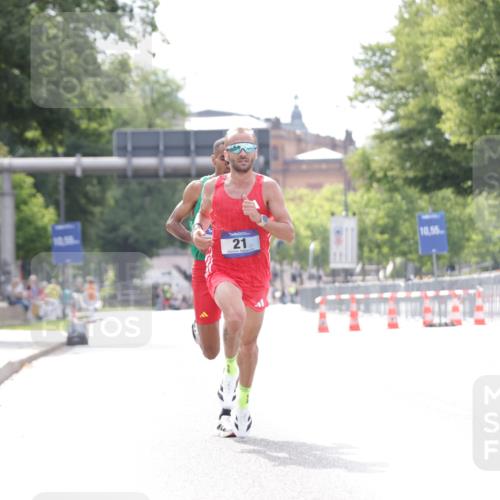 29.06.2025 - hella hamburg halbmarathon Jannik Wohlers http://msf.ph/oto/8152483 29.06.2025 09:31:54 Lombardsbrücke 17, 21 meine-sportfotos.de