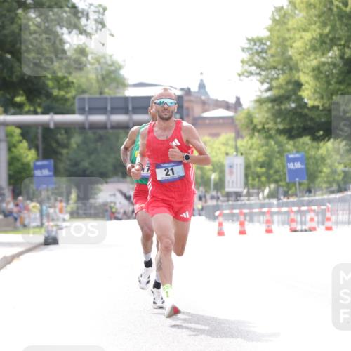 29.06.2025 - hella hamburg halbmarathon Jannik Wohlers http://msf.ph/oto/8152495 29.06.2025 09:31:54 Lombardsbrücke 17, 21 meine-sportfotos.de