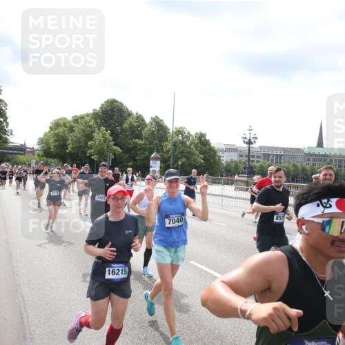 29.06.2025 - hella hamburg halbmarathon Jannik Wohlers http://msf.ph/oto/8152497 29.06.2025 10:42:07 Lombardsbrücke 1150, 1360, 1929, 1957, 1994, 2069, 2134, 2538, 2580, 2940, 2941, 3605, 3874, 4334, 4778, 4891, 4892, 5403, 5417, 5810, 6120, 6764, 6828, 7040, 7260, 7513, 7557, 7666, 8525, 8526, 8529, 8816, 9980, 10454, 10532, 10872, 10899, 11463, 11550, 11677, 12684, 12854, 13241, 13250, 13406, 13776, 14042, 14084, 14170, 14328, 14405, 14426, 14468, 14556, 14636, 14769, 15004, 15219, 15221, 15912, 15977, 16215, 16352, 16612 meine-sportfotos.de