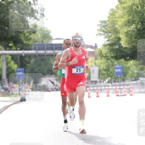 29.06.2025 - hella hamburg halbmarathon Jannik Wohlers http://msf.ph/oto/8152506 29.06.2025 09:31:54 Lombardsbrücke 17, 21 meine-sportfotos.de