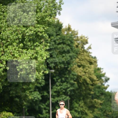 29.06.2025 - hella hamburg halbmarathon Dr. Thomas Lammeyer http://msf.ph/oto/8152509 29.06.2025 09:41:54 Kennedybrücke  meine-sportfotos.de