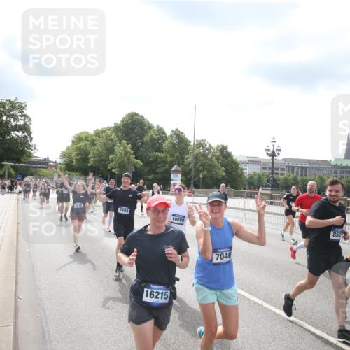 29.06.2025 - hella hamburg halbmarathon Jannik Wohlers http://msf.ph/oto/8152510 29.06.2025 10:42:07 Lombardsbrücke 1150, 1360, 1929, 1957, 1994, 2069, 2134, 2538, 2580, 2940, 2941, 3605, 3874, 4334, 4778, 4891, 4892, 5403, 5417, 5810, 6120, 6764, 6828, 7040, 7260, 7513, 7557, 7666, 8525, 8526, 8529, 8816, 9980, 10454, 10532, 10872, 10899, 11463, 11550, 11677, 12684, 12854, 13241, 13250, 13406, 13776, 14042, 14084, 14170, 14328, 14405, 14426, 14468, 14556, 14636, 14769, 15004, 15219, 15221, 15912, 15977, 16215, 16352, 16612 meine-sportfotos.de