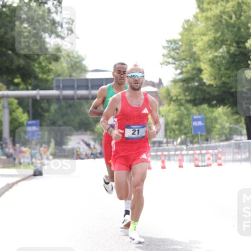 29.06.2025 - hella hamburg halbmarathon Jannik Wohlers http://msf.ph/oto/8152517 29.06.2025 09:31:54 Lombardsbrücke 17, 21 meine-sportfotos.de