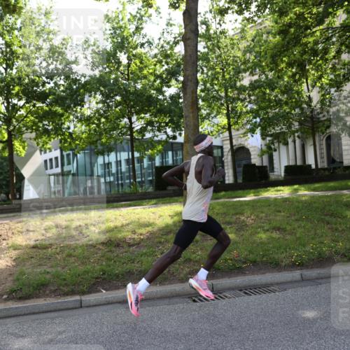 29.06.2025 - hella hamburg halbmarathon Yannick Fuchs http://msf.ph/oto/8152523 29.06.2025 09:57:52 20KM  meine-sportfotos.de