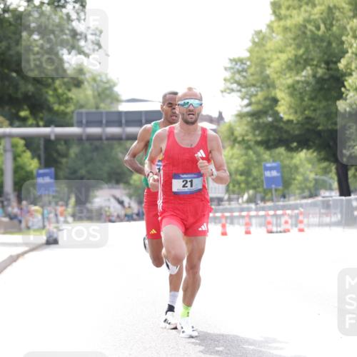 29.06.2025 - hella hamburg halbmarathon Jannik Wohlers http://msf.ph/oto/8152525 29.06.2025 09:31:54 Lombardsbrücke 17, 21 meine-sportfotos.de