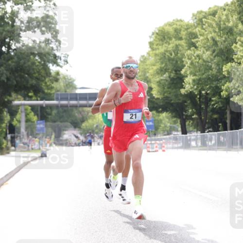 29.06.2025 - hella hamburg halbmarathon Jannik Wohlers http://msf.ph/oto/8152536 29.06.2025 09:31:55 Lombardsbrücke 17, 21 meine-sportfotos.de