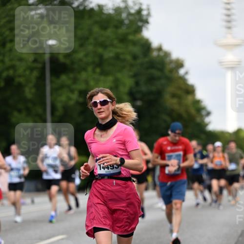 29.06.2025 - hella hamburg halbmarathon Dr. Thomas Lammeyer http://msf.ph/oto/8152539 29.06.2025 10:07:20 Kennedybrücke 1114, 1135, 1138, 1482, 1702, 2619, 2782, 2810, 3001, 3572, 3630, 4066, 4204, 4613, 4665, 5734, 6217, 7210, 7211, 7290, 7888, 8614, 8624, 9439, 9554, 10128, 10824 meine-sportfotos.de