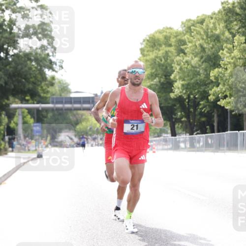 29.06.2025 - hella hamburg halbmarathon Jannik Wohlers http://msf.ph/oto/8152559 29.06.2025 09:31:55 Lombardsbrücke 17, 21 meine-sportfotos.de