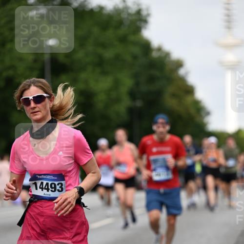 29.06.2025 - hella hamburg halbmarathon Dr. Thomas Lammeyer http://msf.ph/oto/8152561 29.06.2025 10:07:21 Kennedybrücke 1114, 1135, 1138, 1482, 1702, 2619, 2782, 2810, 3001, 3572, 3630, 4066, 4204, 4613, 4665, 5734, 6217, 7210, 7211, 7290, 7888, 8614, 9439, 9554, 10128, 10824 meine-sportfotos.de