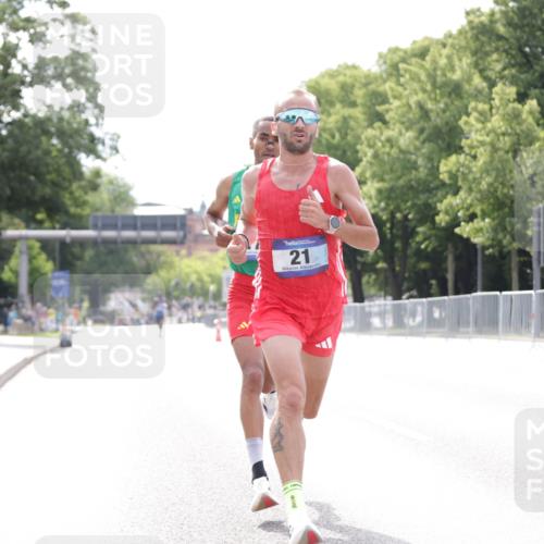 29.06.2025 - hella hamburg halbmarathon Jannik Wohlers http://msf.ph/oto/8152574 29.06.2025 09:31:55 Lombardsbrücke 17, 21 meine-sportfotos.de