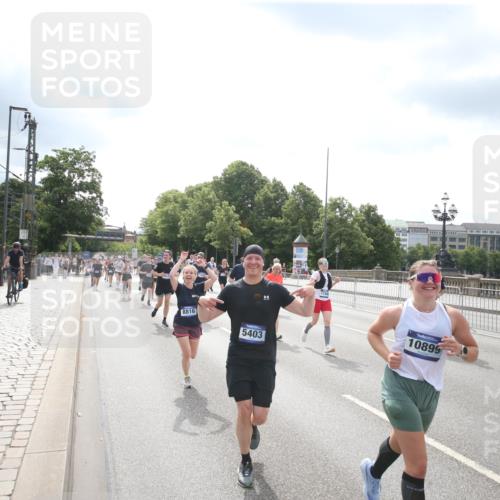 29.06.2025 - hella hamburg halbmarathon Jannik Wohlers http://msf.ph/oto/8152575 29.06.2025 10:42:08 Lombardsbrücke 1150, 1360, 1929, 1957, 1994, 2069, 2134, 2401, 2538, 2580, 2940, 2941, 3605, 3874, 4334, 4778, 4891, 4892, 5403, 5417, 5810, 6120, 6764, 6828, 7040, 7260, 7513, 7557, 7666, 8525, 8526, 8529, 8816, 9980, 10454, 10532, 10872, 10899, 11463, 11550, 11677, 12684, 13241, 13250, 13406, 13776, 14042, 14084, 14170, 14405, 14426, 14468, 14556, 14636, 14769, 15004, 15219, 15221, 15912, 15977, 16215, 16352, 16612 meine-sportfotos.de
