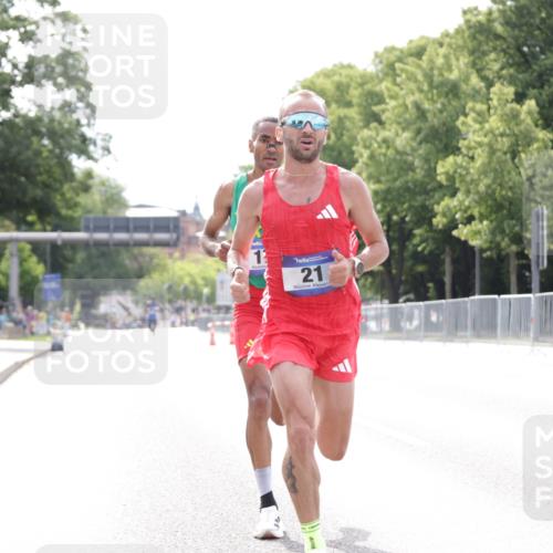 29.06.2025 - hella hamburg halbmarathon Jannik Wohlers http://msf.ph/oto/8152578 29.06.2025 09:31:55 Lombardsbrücke 17, 21 meine-sportfotos.de