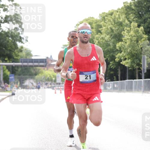 29.06.2025 - hella hamburg halbmarathon Jannik Wohlers http://msf.ph/oto/8152581 29.06.2025 09:31:55 Lombardsbrücke 17, 21 meine-sportfotos.de