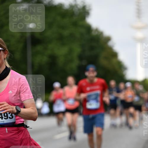 29.06.2025 - hella hamburg halbmarathon Dr. Thomas Lammeyer http://msf.ph/oto/8152583 29.06.2025 10:07:21 Kennedybrücke 1114, 1135, 1138, 1482, 1702, 2619, 2782, 2810, 3001, 3572, 3630, 4066, 4204, 4613, 4665, 5734, 6217, 7210, 7211, 7290, 7888, 8614, 9439, 9554, 10128, 10824 meine-sportfotos.de