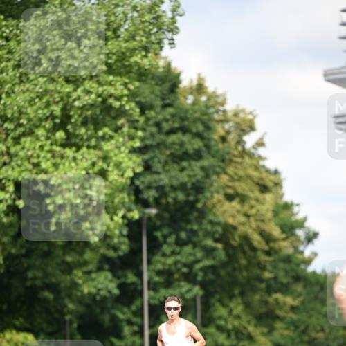 29.06.2025 - hella hamburg halbmarathon Dr. Thomas Lammeyer http://msf.ph/oto/8152590 29.06.2025 09:41:54 Kennedybrücke  meine-sportfotos.de