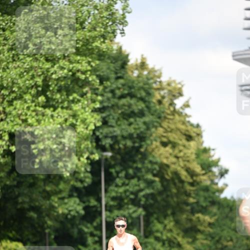 29.06.2025 - hella hamburg halbmarathon Dr. Thomas Lammeyer http://msf.ph/oto/8152600 29.06.2025 09:41:55 Kennedybrücke  meine-sportfotos.de